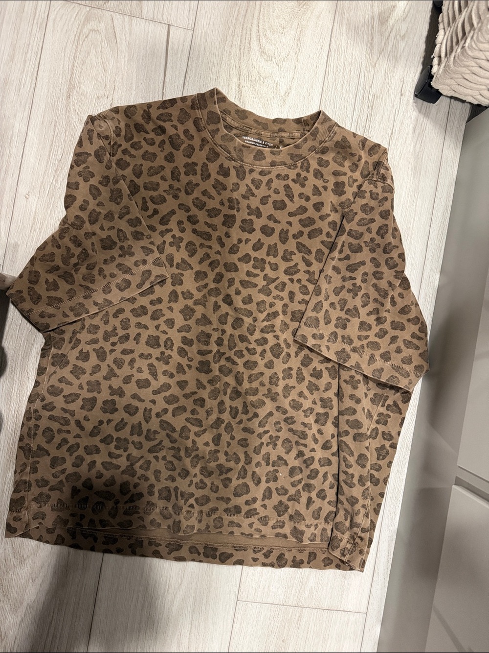 Abercrombie & Fitch Premium Heavyweight Cropped Tee Leopard